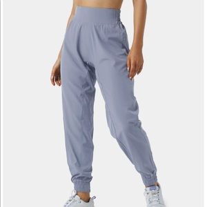 HALARA high-waisted joggers iris purple - XS